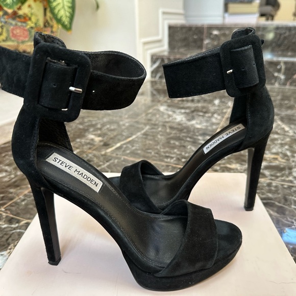 STEVE MADDEN - Platform Buckle Heel - Picture 2 of 6